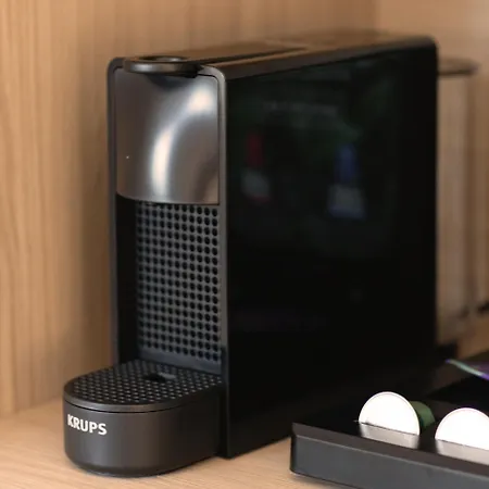 Hotel Engels فندق *