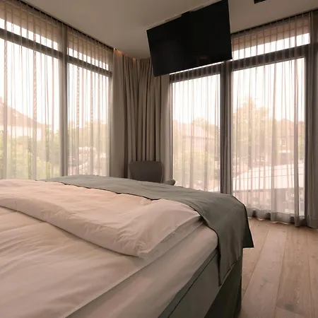 Hotel Engels فندق