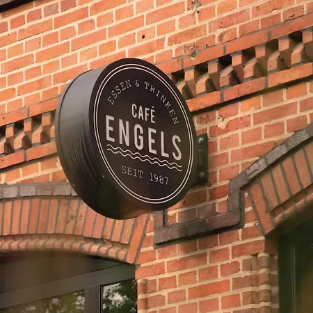 מלון Hotel Engels